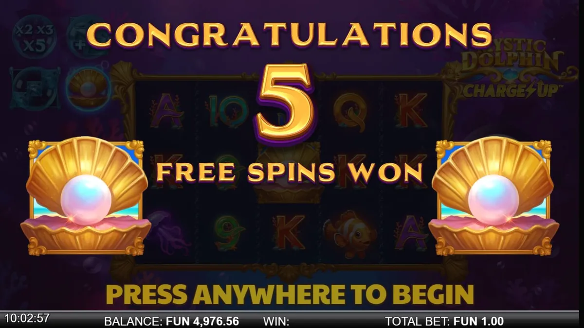 Pemandangan bawah laut yang indah dengan lumba-lumba dan simbol permainan slot Mystic Dolphin Charge Up
